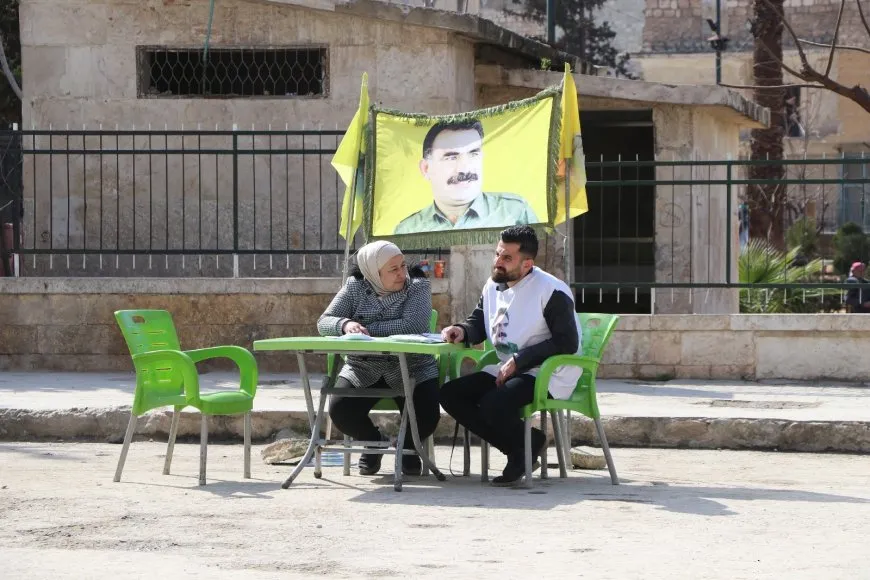 Şêniyên Helebê îmzeya xwe didin