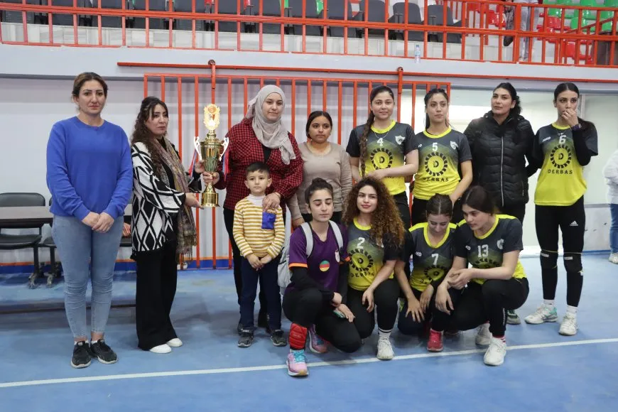 Bi boneya 8ˊê Adarê çalakiyeke werzîşê