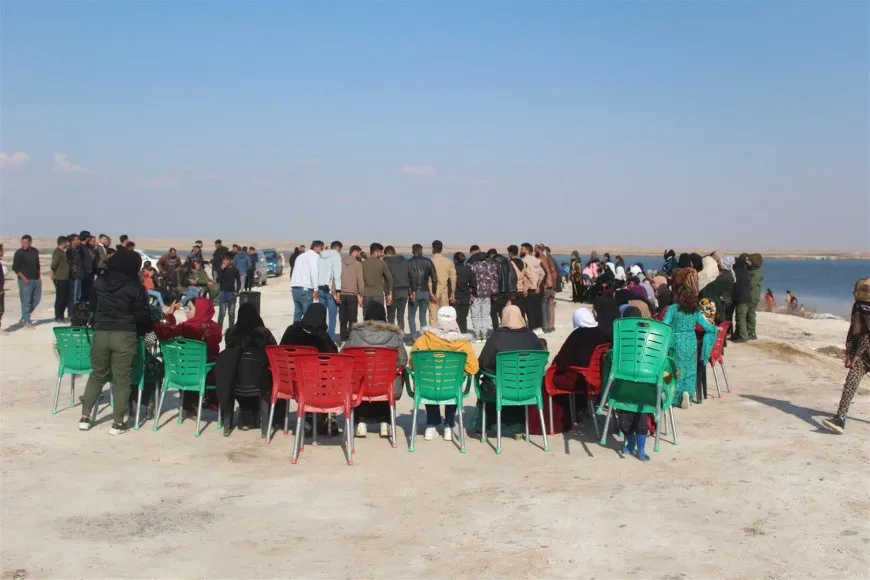 Şêniyên navçeya Holê 8ˊê Adarê pîroz kir