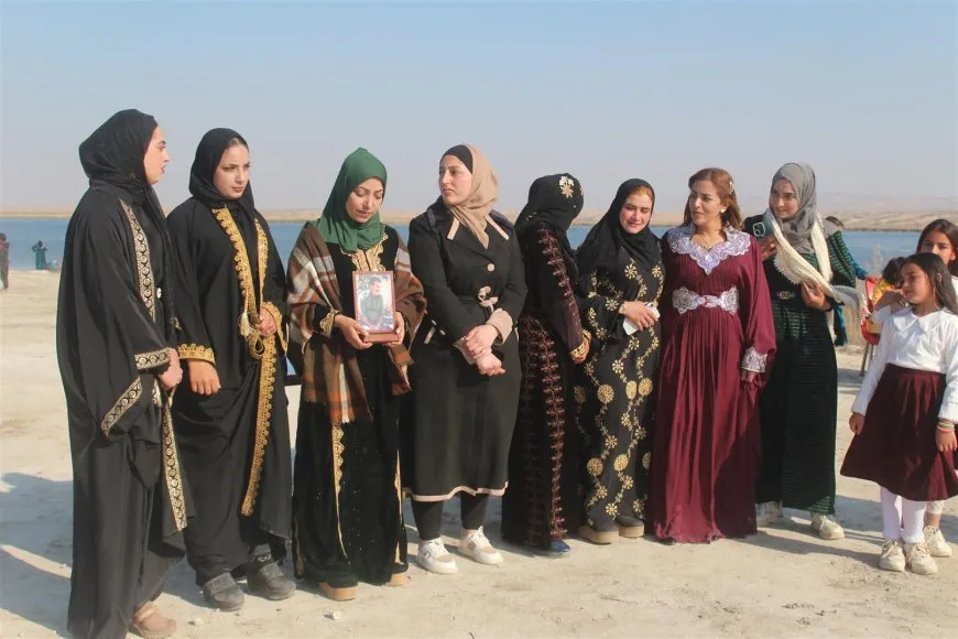 Şêniyên navçeya Holê 8ˊê Adarê pîroz kir