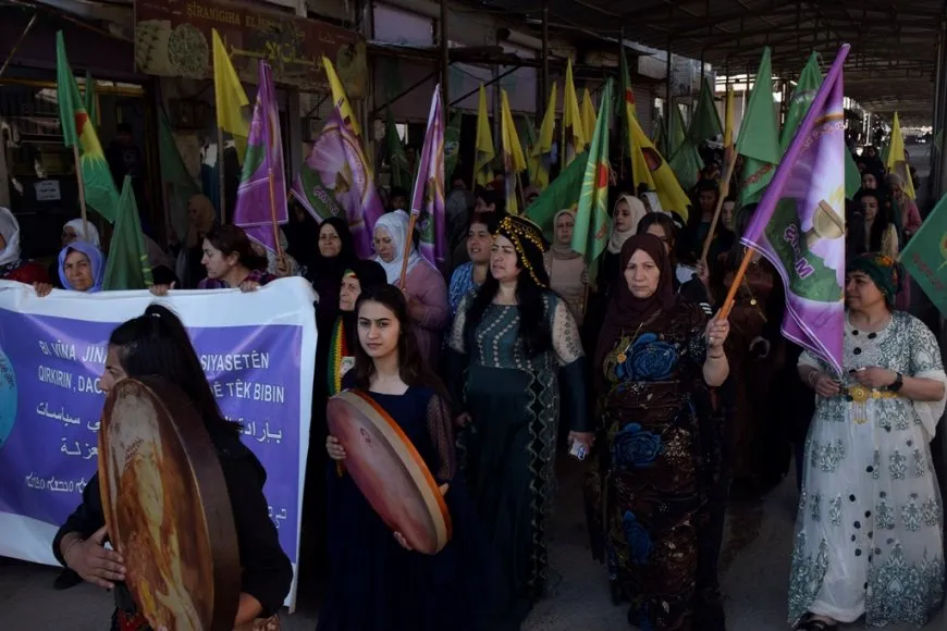 Li kantona Cizîrê bi meşan 8'ê Adarê hat pîrozkirin