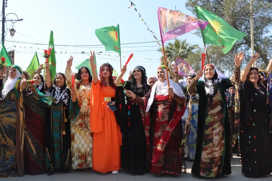 Li kantona Cizîrê bi meşan 8'ê Adarê hat pîrozkirin