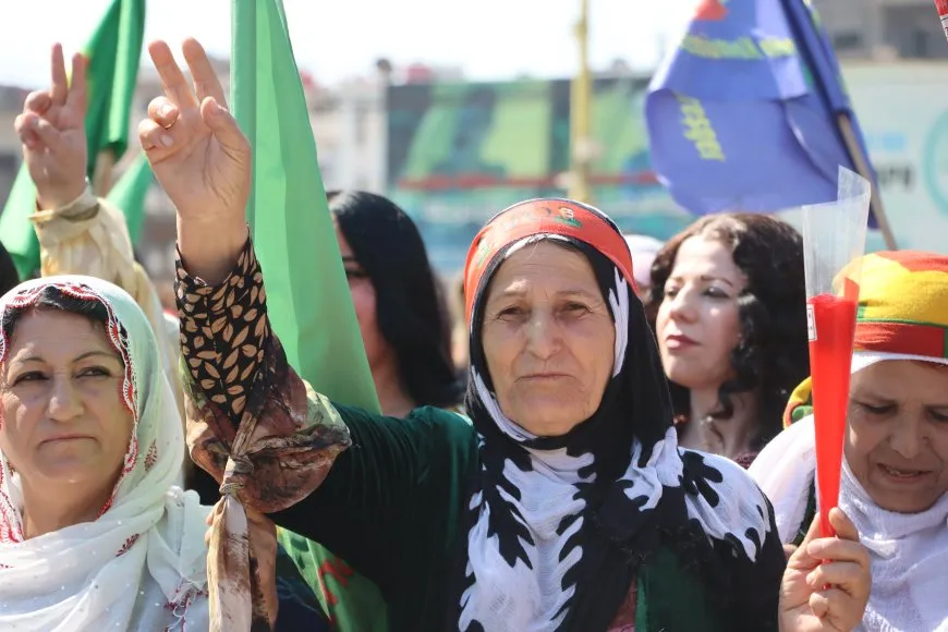 Li kantona Cizîrê bi meşan 8'ê Adarê hat pîrozkirin