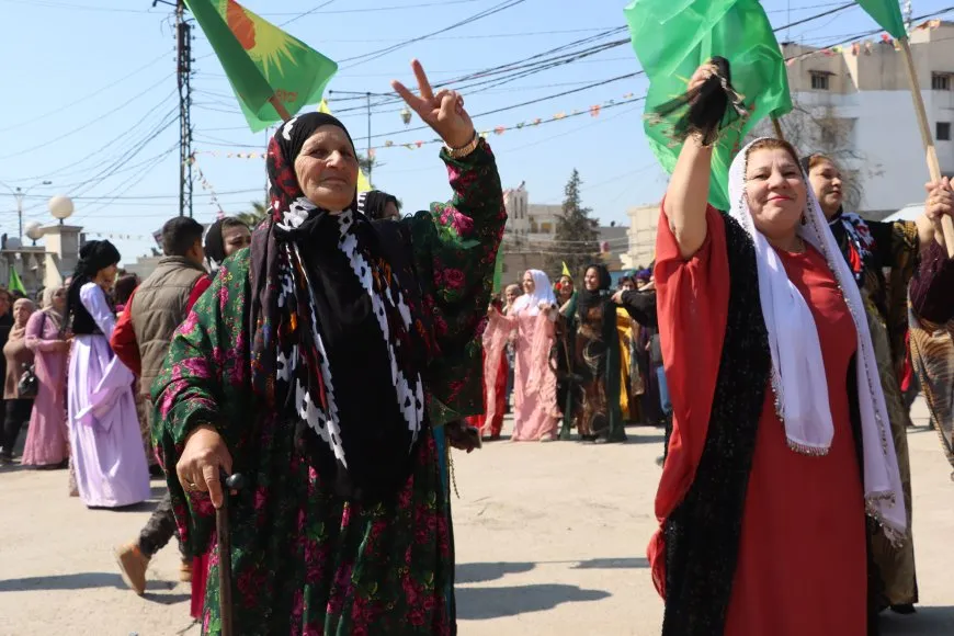 Li kantona Cizîrê bi meşan 8'ê Adarê hat pîrozkirin