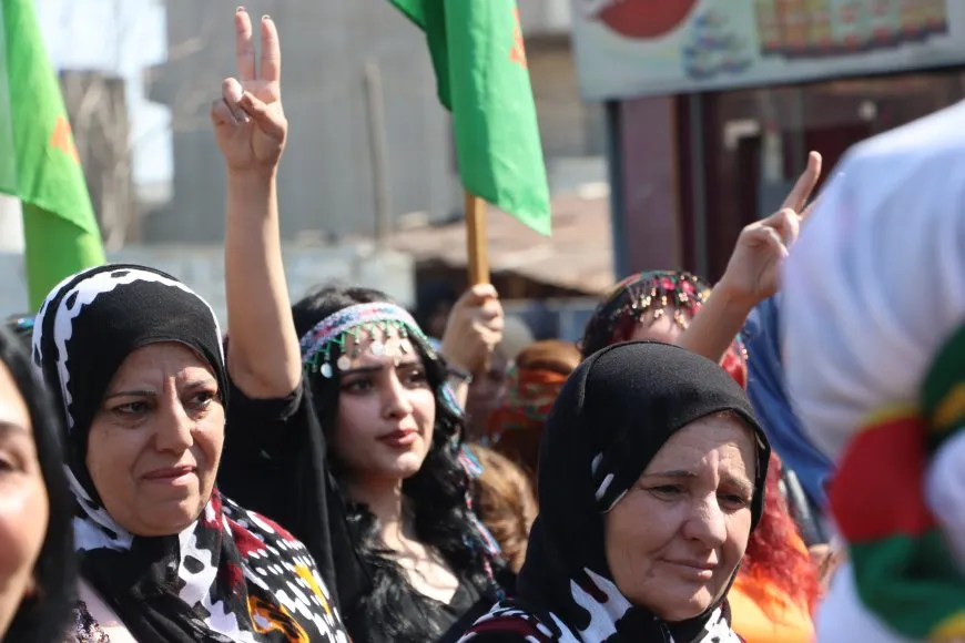 Li kantona Cizîrê bi meşan 8'ê Adarê hat pîrozkirin