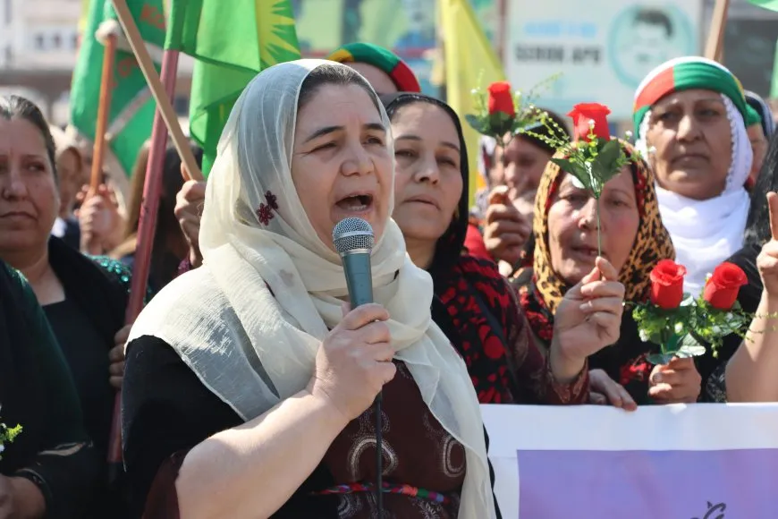 Li kantona Cizîrê bi meşan 8'ê Adarê hat pîrozkirin