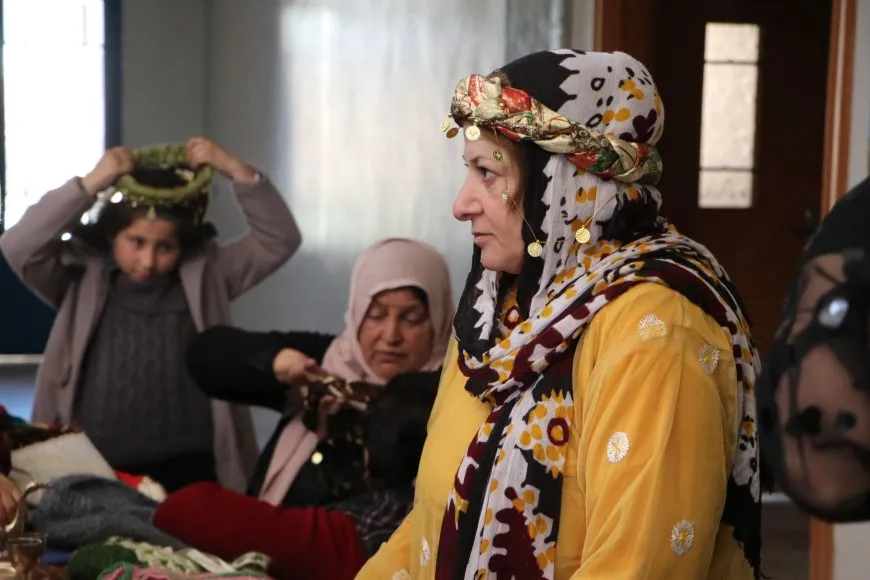 Bi boneya 8`ê Adarê şahî û pêşangeh li dar ketin