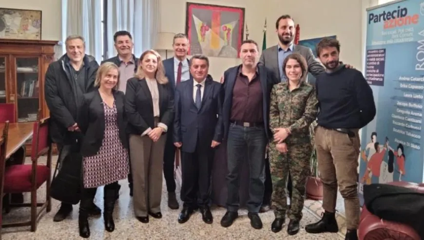 Şandeya Rêveberiya Xweser bi rayedarên Şaredariya Mezin a Romayê re civiya