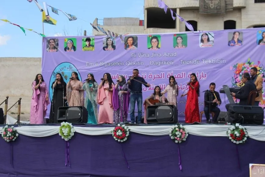 Jinên Minbicê: Em ê di şikandina bendên koletiyê de têkoşînê dewam bikin