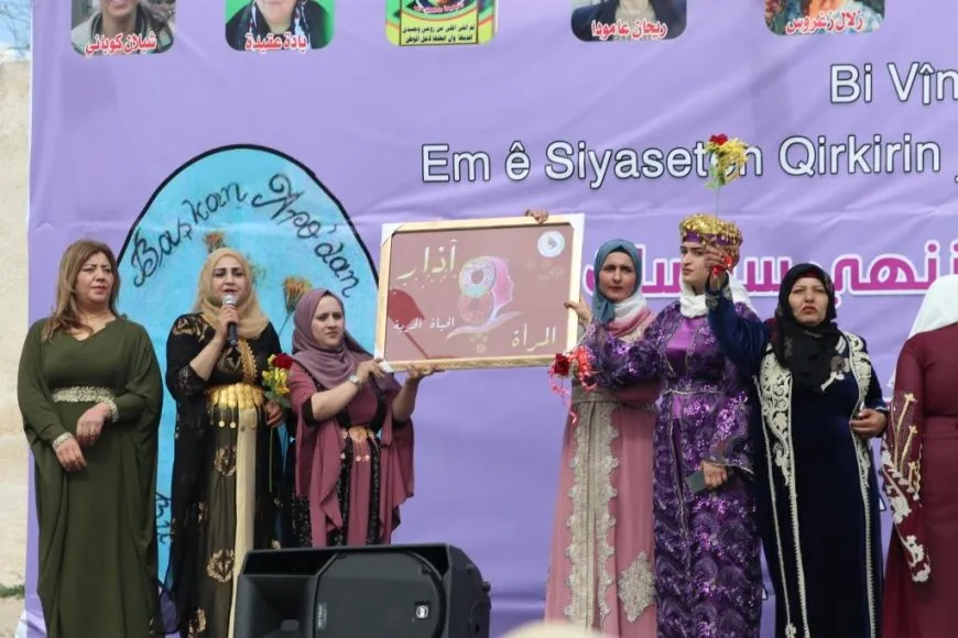 Jinên Minbicê: Em ê di şikandina bendên koletiyê de têkoşînê dewam bikin
