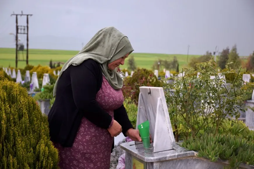 Dayikên şehîdan hatin xelatkirin û mûm li pakrewangeha hatin pêxistin