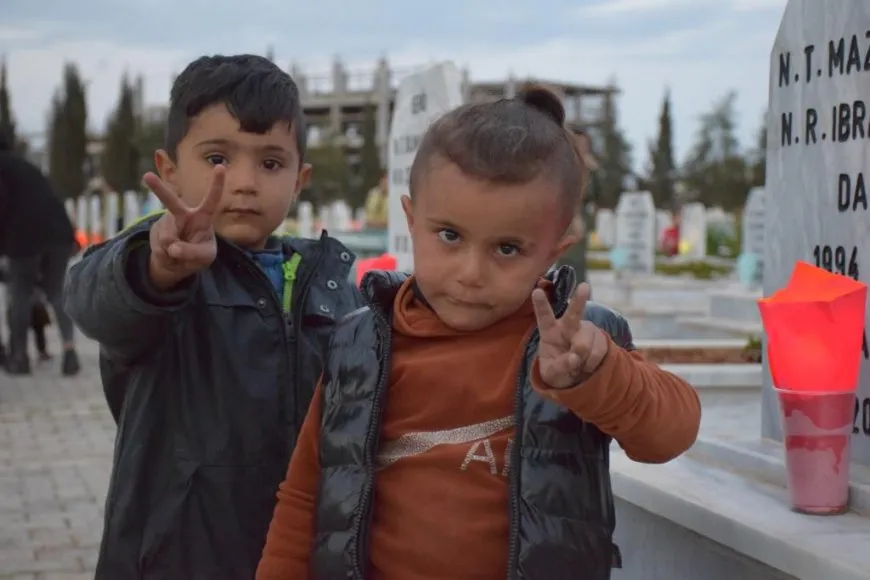Dayikên şehîdan hatin xelatkirin û mûm li pakrewangeha hatin pêxistin