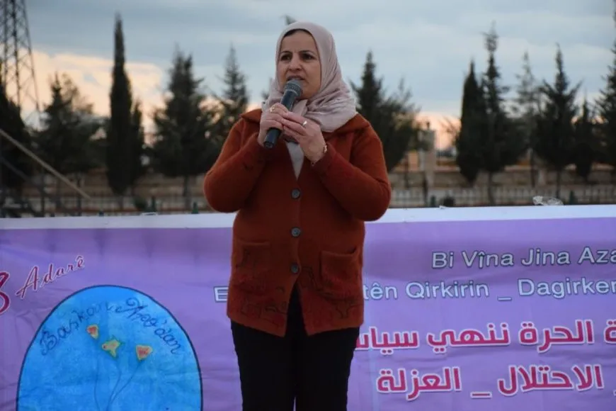 Dayikên şehîdan hatin xelatkirin û mûm li pakrewangeha hatin pêxistin