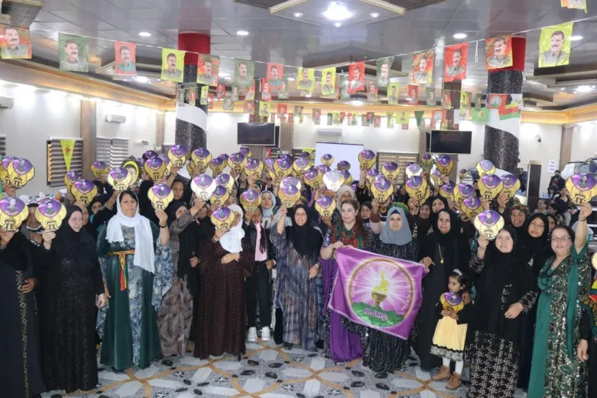 Dayikên şehîdan hatin xelatkirin û mûm li pakrewangeha hatin pêxistin