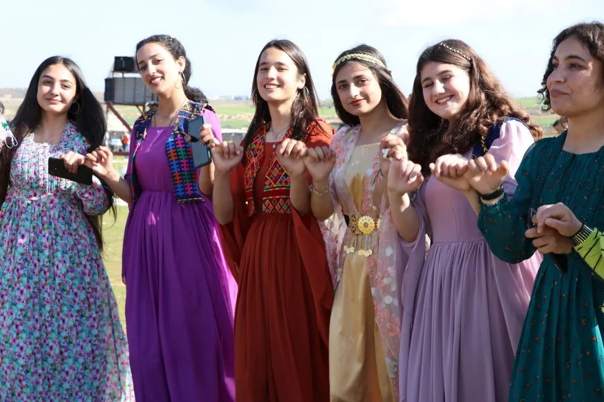 Gel diherike qadên çalakiyan