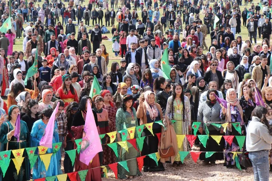 Di çalakiya li Helebê de ji bo azadiya Rêber Ocalan banga xurtkirina têkoşînê