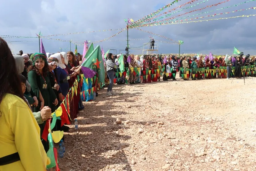 Di çalakiya li Helebê de ji bo azadiya Rêber Ocalan banga xurtkirina têkoşînê