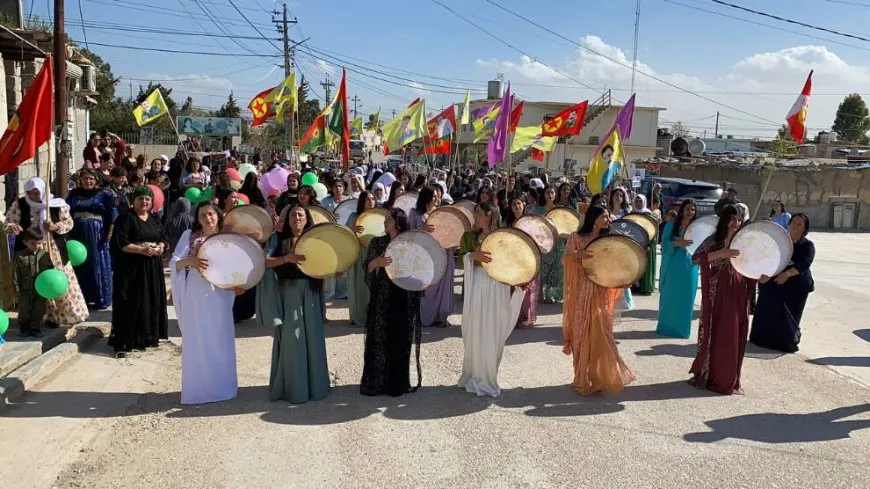 KJK : Em jinên ku di pîrozbahiyên 8’ê Adarê de ked dan, pîroz dikin