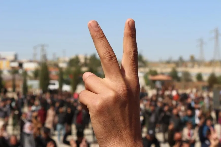 Şêniyên Firatê bi merasîmeke biheybet şehîd Şêro Kobanê oxir kir