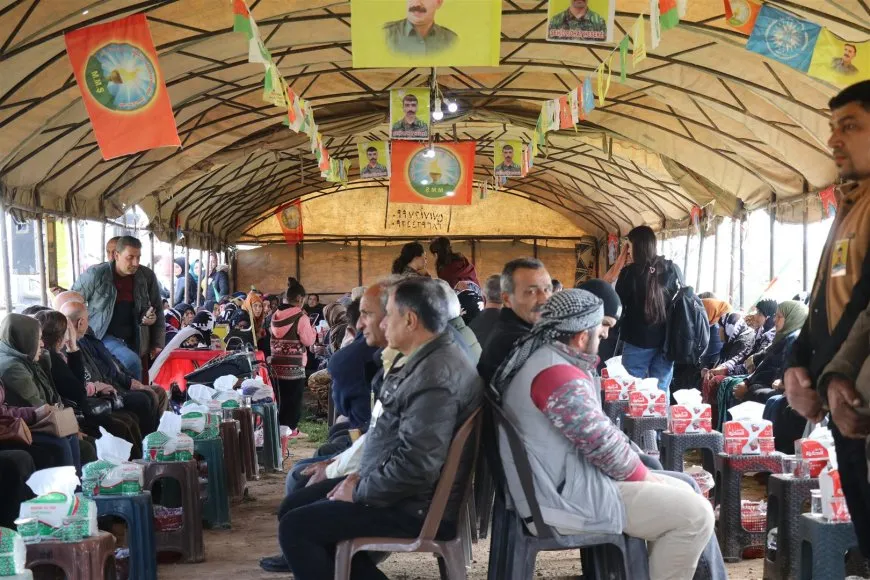 Xelkê Amûdê sersaxî da malbata şehîd Rohat Hesekê