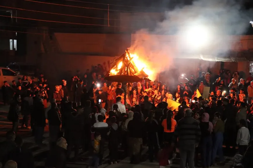 Li Qamişlo û Çilaxa agirê Newrozê hat pêxistin