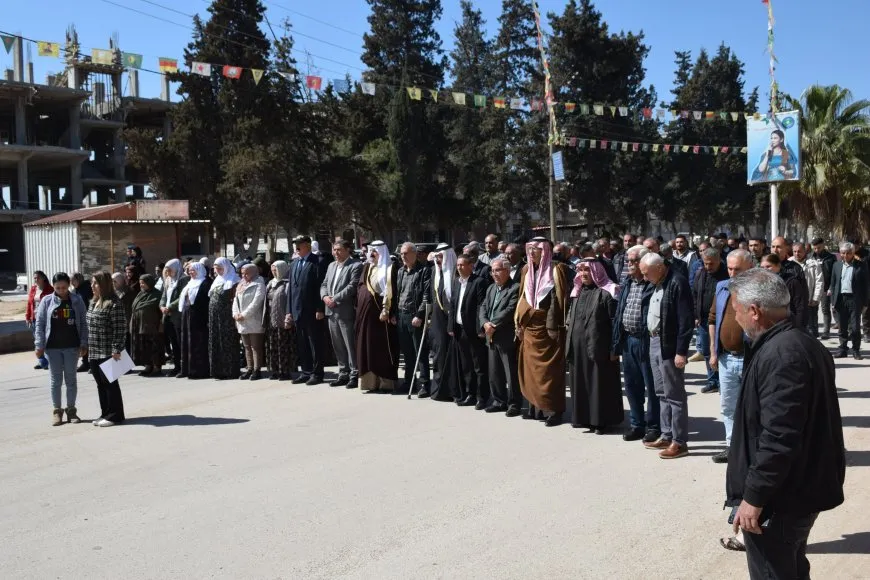 Ji bo qurbaniyên komkujiya Helebceyê jiyan 5 deqeyan rawestiya