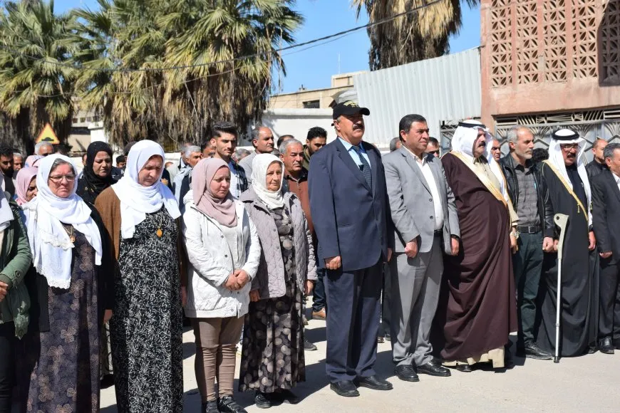 Ji bo qurbaniyên komkujiya Helebceyê jiyan 5 deqeyan rawestiya