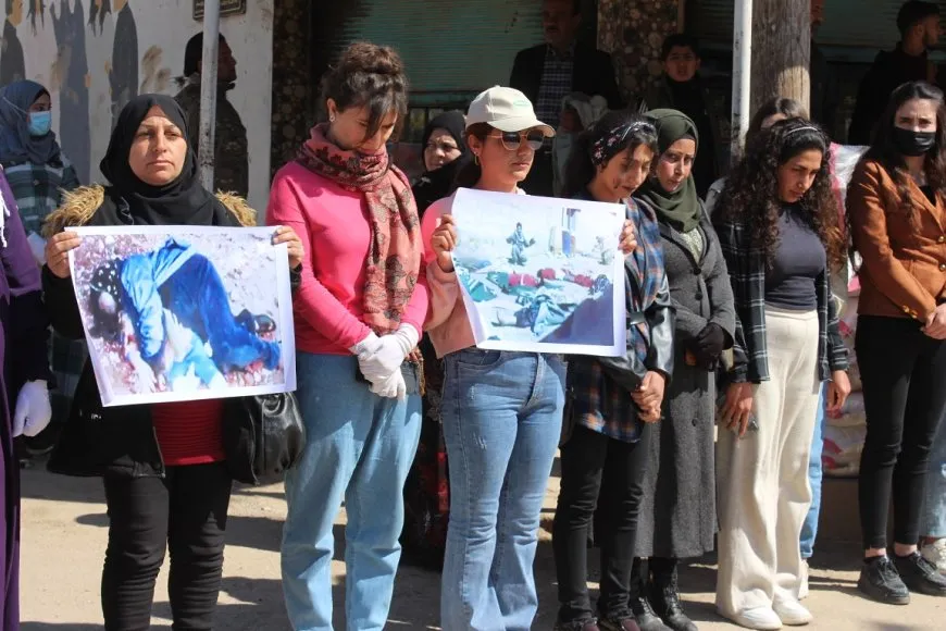 Ji bo qurbaniyên komkujiya Helebceyê jiyan 5 deqeyan rawestiya