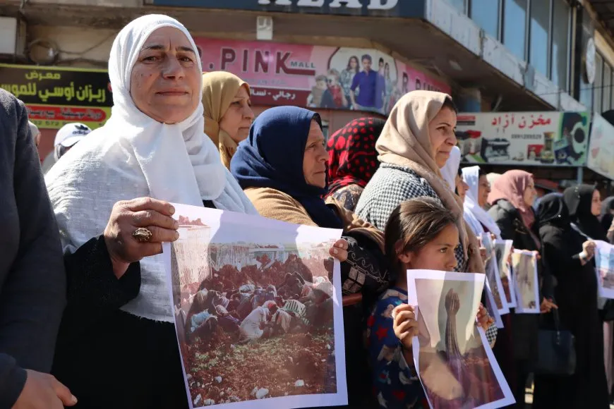 Ji bo qurbaniyên komkujiya Helebceyê jiyan 5 deqeyan rawestiya