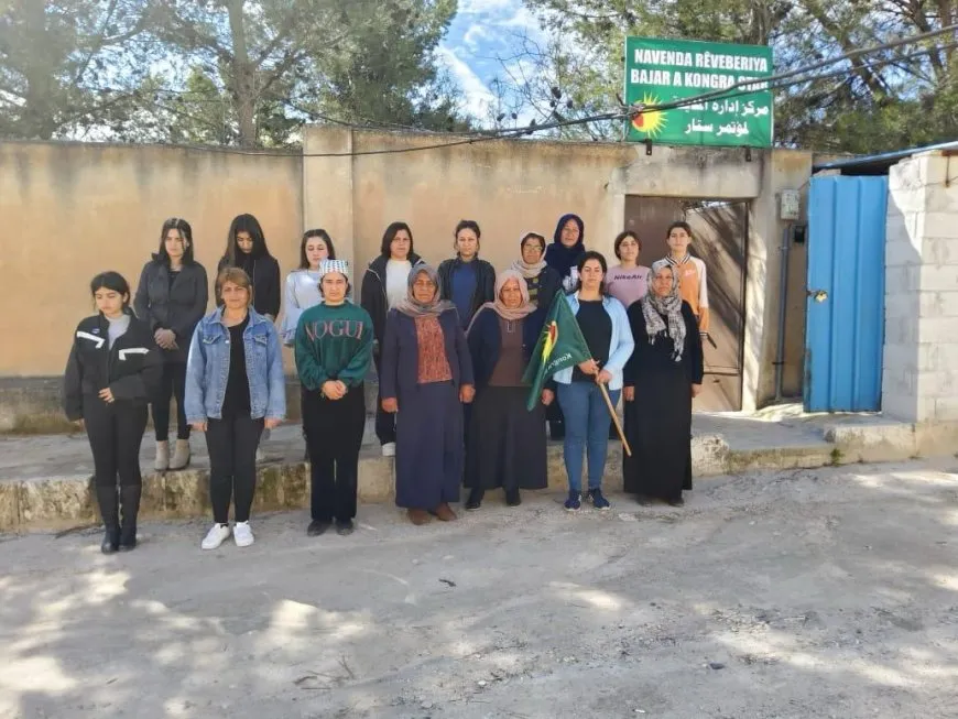 Ji bo qurbaniyên komkujiya Helebceyê jiyan 5 deqeyan rawestiya