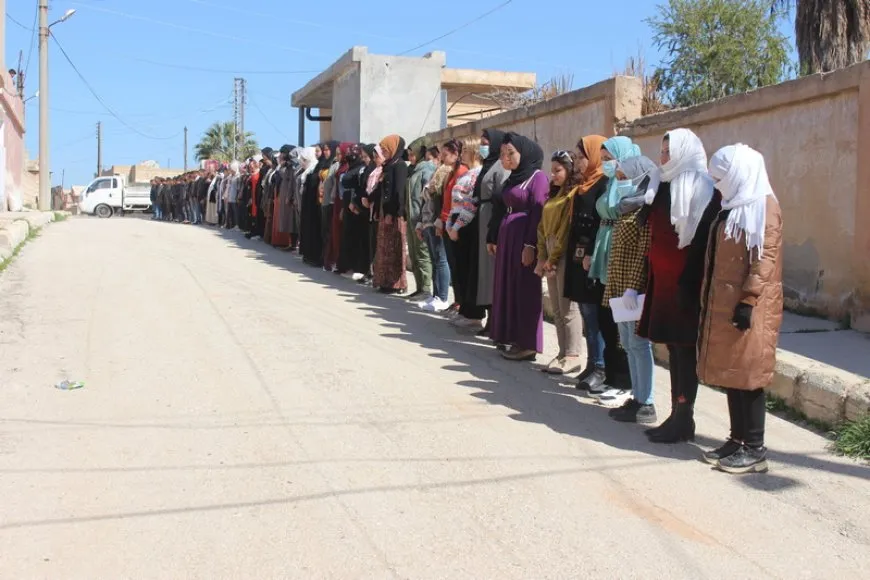 Ji bo qurbaniyên komkujiya Helebceyê jiyan 5 deqeyan rawestiya