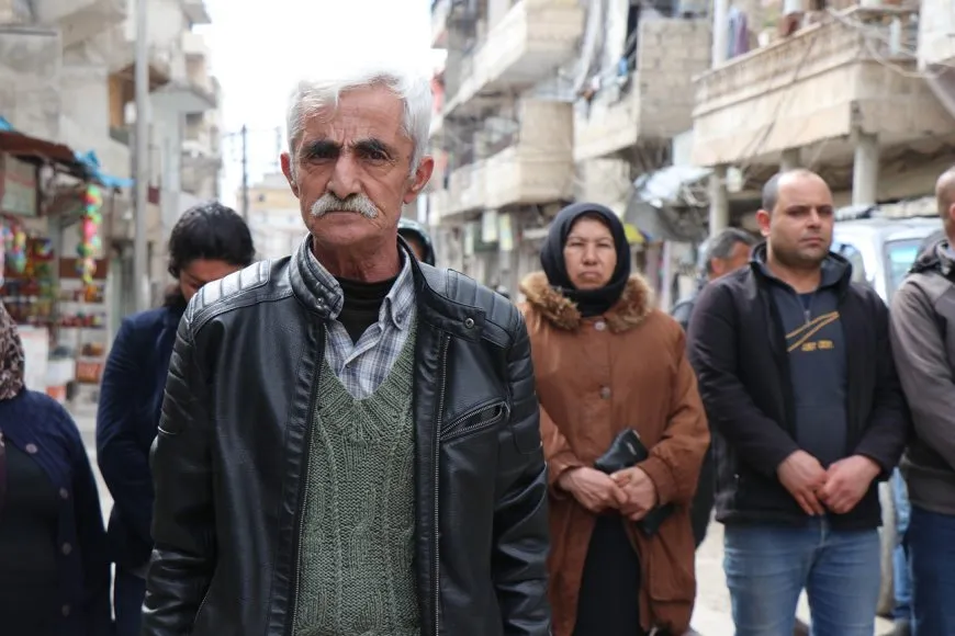 Ji bo qurbaniyên komkujiya Helebceyê jiyan 5 deqeyan rawestiya