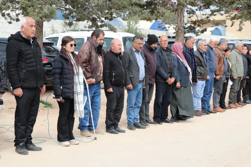 Ji bo qurbaniyên komkujiya Helebceyê jiyan 5 deqeyan rawestiya