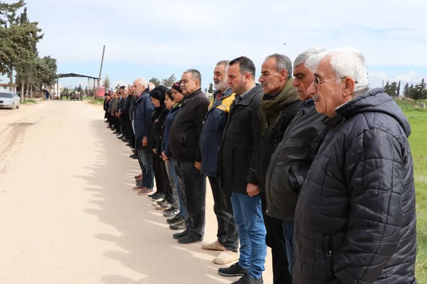 Ji bo qurbaniyên komkujiya Helebceyê jiyan 5 deqeyan rawestiya