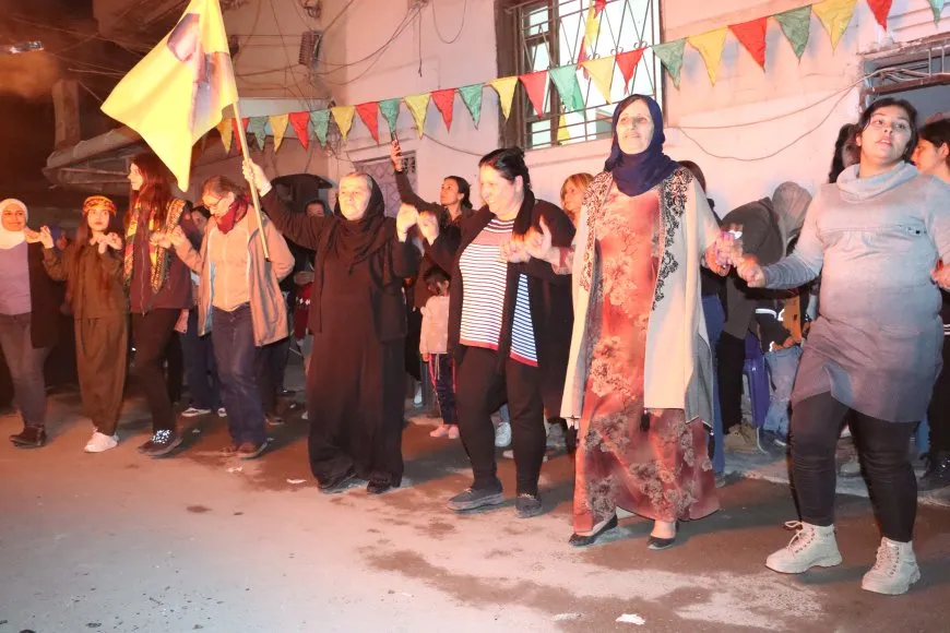 Bi hatina Newrozê pîrozbahî dewam dikin