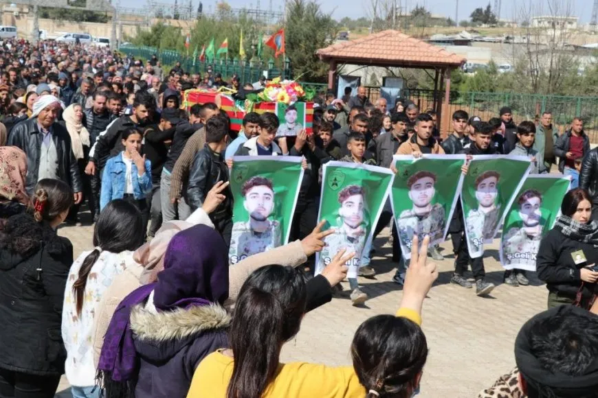 Şêniyên kantona Firatê şehîd Gelî Kobanê oxir kir