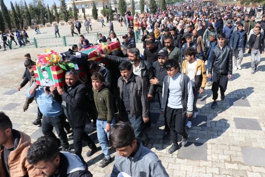 Şêniyên kantona Firatê şehîd Gelî Kobanê oxir kir