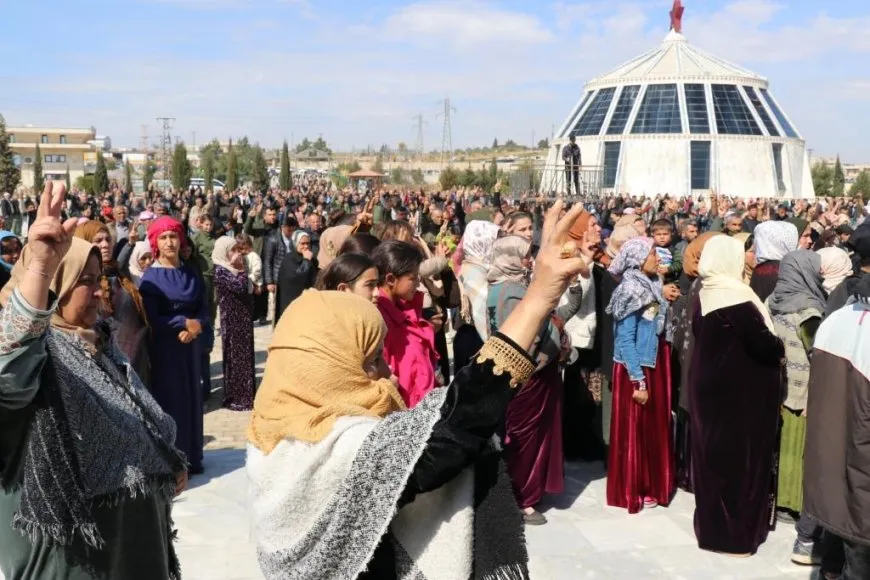 Şêniyên kantona Firatê şehîd Gelî Kobanê oxir kir