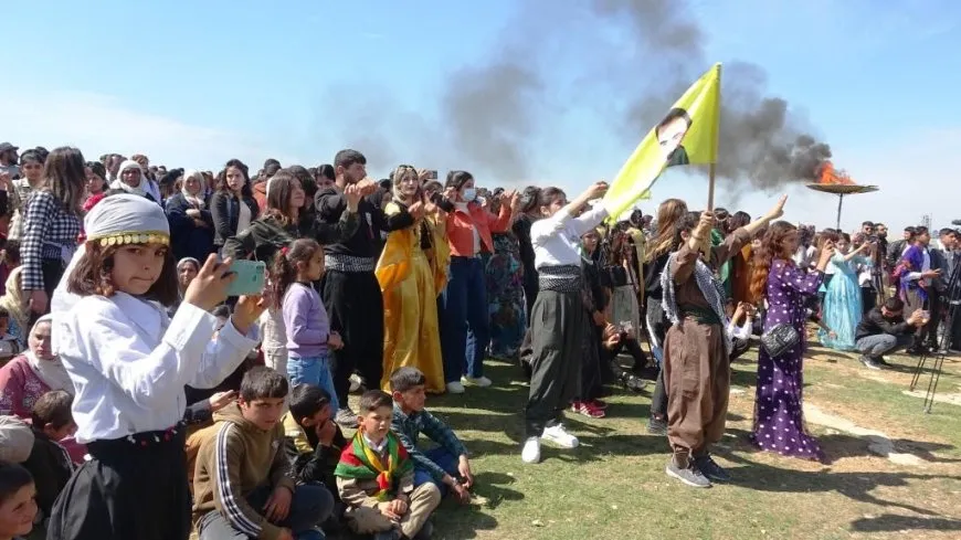 Li herêma Bakur û Rojhilatê Sûriyeyê agirê Newrozê tê pêxistin