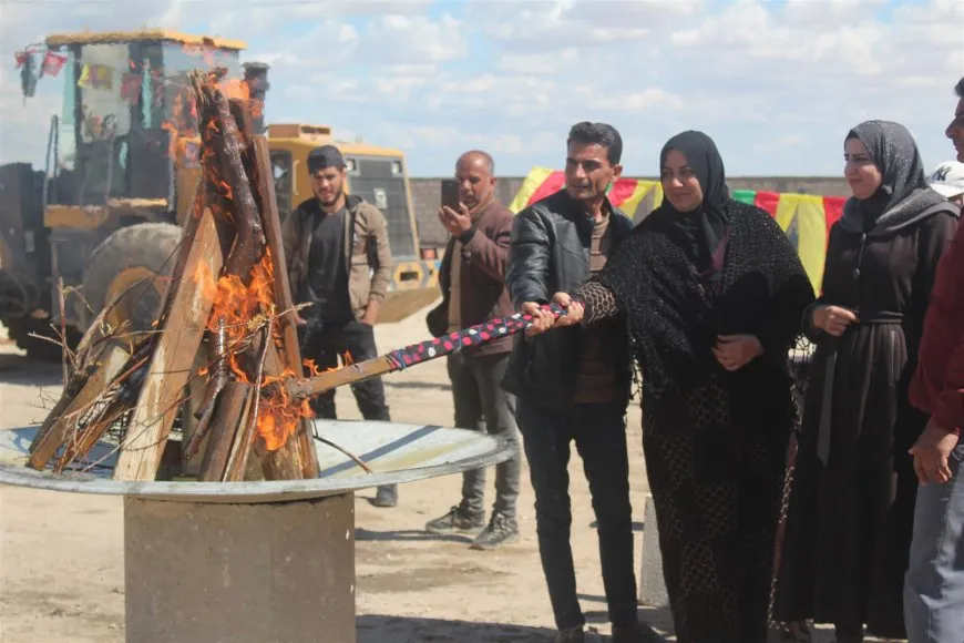 Li herêma Bakur û Rojhilatê Sûriyeyê agirê Newrozê tê pêxistin