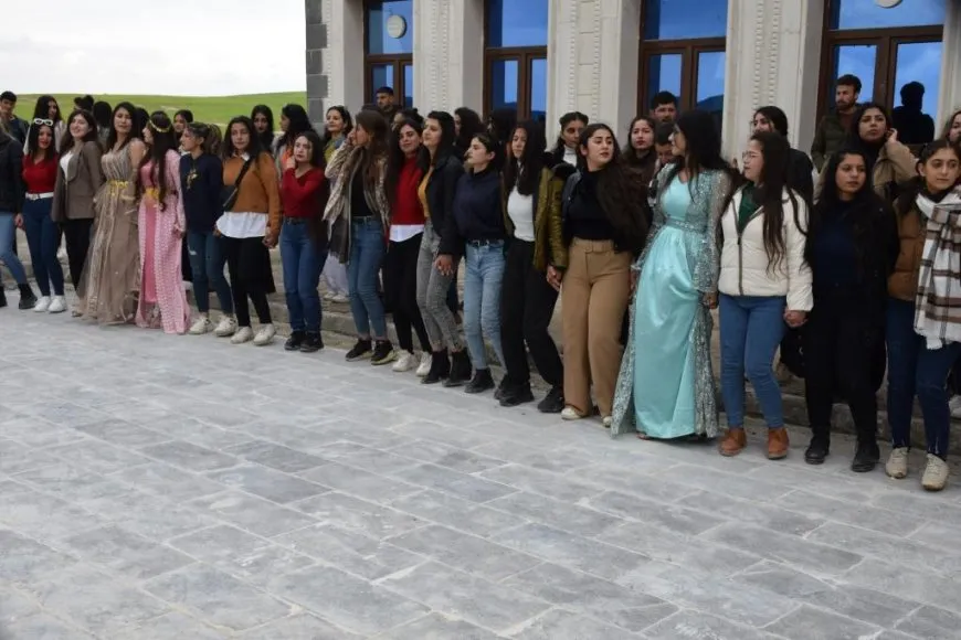 Li kantonên Bakur û Rojhilatê Sûriyeyê çalakiyên Newrozê