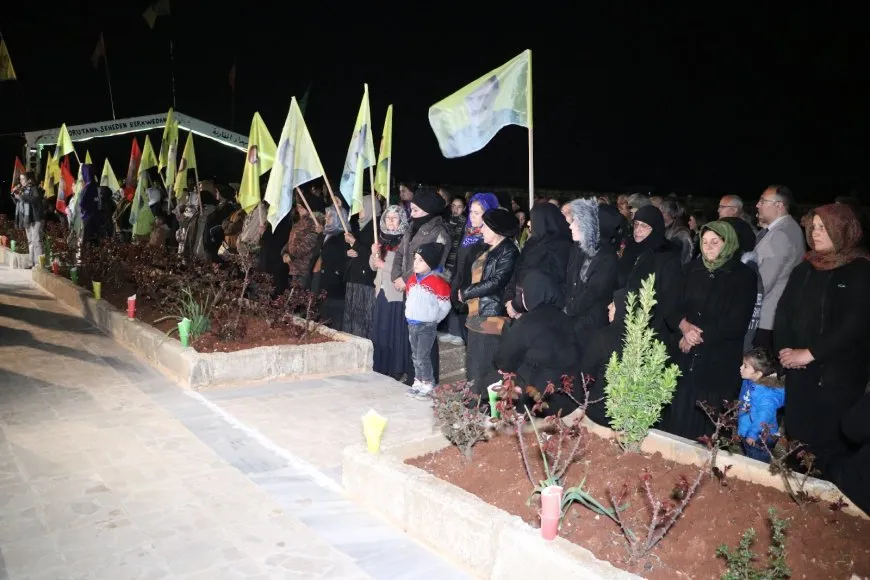 Bi hatina Newrozê şahî û pêxistina mûman