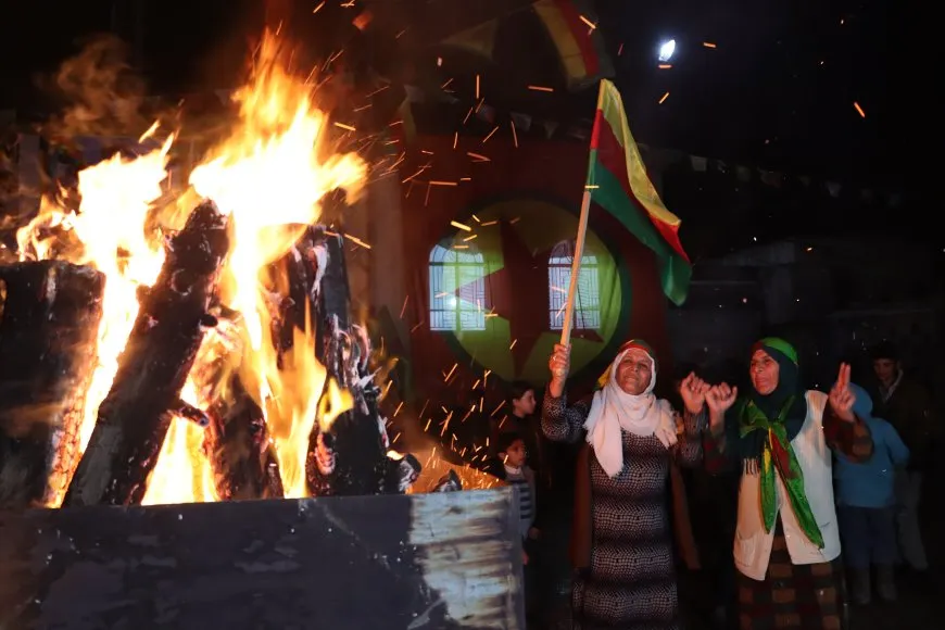 Bi hatina Newrozê şahî û pêxistina mûman