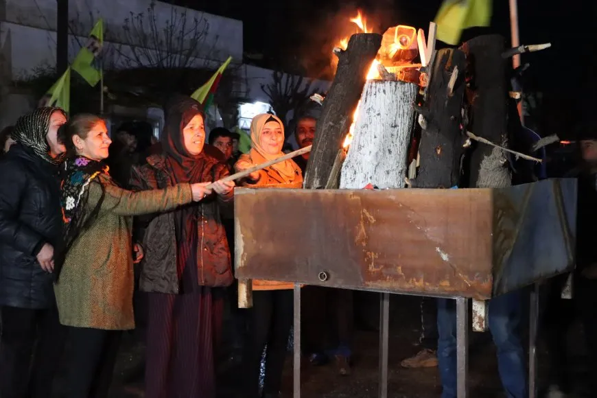 Bi hatina Newrozê şahî û pêxistina mûman