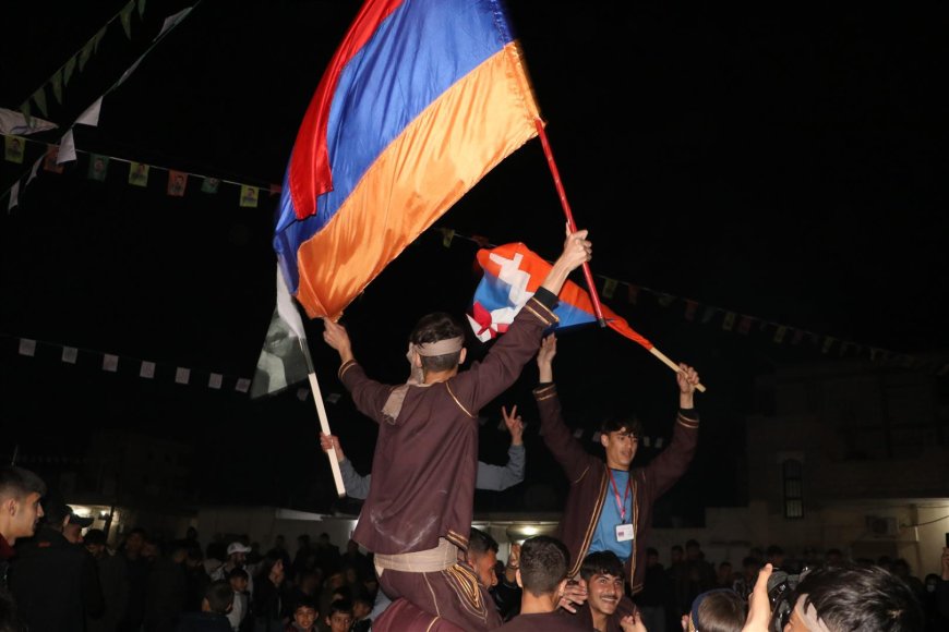 Ermeniyan agirê Newrozê pêxist