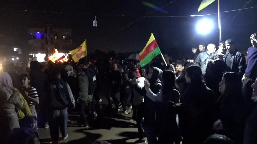 Agirê Newrozê li gund û bajaran geş bû