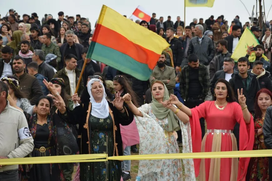 Pîrozbahiyên Newrozê bi dawî bûn