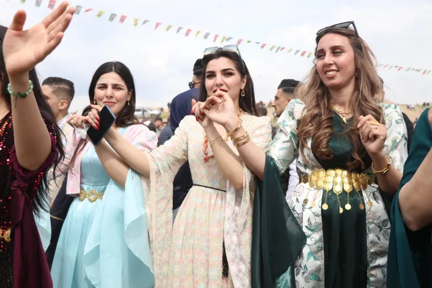 Pîrozbahiyên Newrozê bi dawî bûn