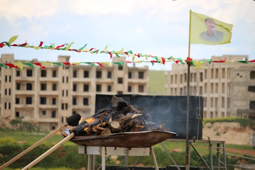 Şahiyên Newrozê li Kobanê û Helebê dest pê kir
