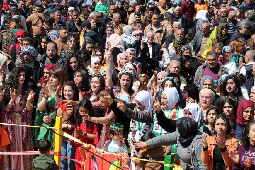 Ji pîrozbahiya li Şehbayê; ‘Bi rêhê gelê Efrînê em ê vegerê mîsoger bikin’